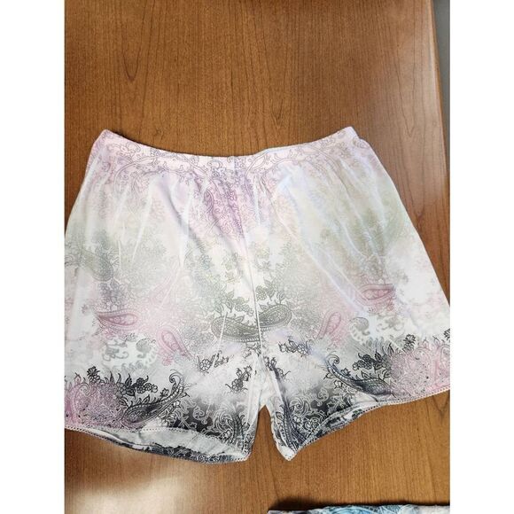 Unity Sleep SET MEDIUM pastel short sleeved top and shorts - Picture 9 of 9